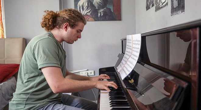 Antalyalı genç piyanistin hayaline  vize  engeli