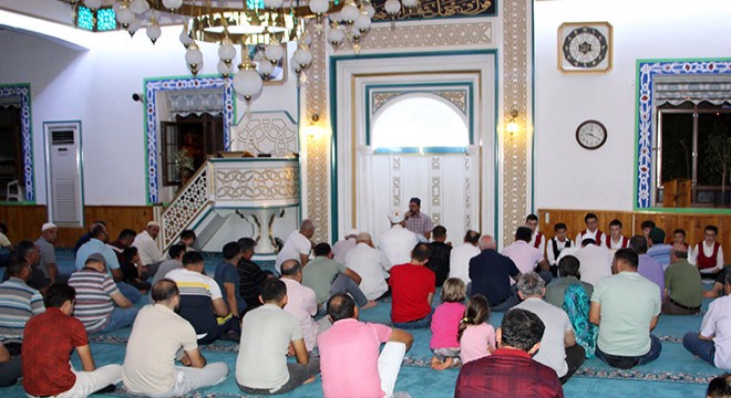 Antalyalılar Mevlid Kandili nde camileri doldurdu