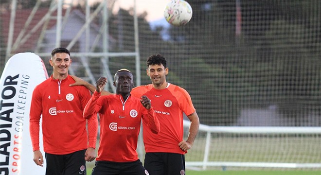 Antalyaspor’da Ndao, sezonun ilk yarısını kapattı