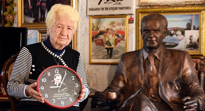 Atatürk müzesine çevirdiği evinde, tüm saatler 09.05 i gösteriyor