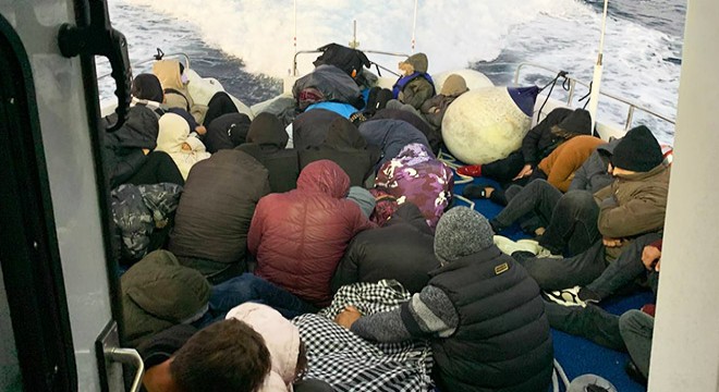 Ayvacık açıklarında 42 kaçak göçmen kurtarıldı