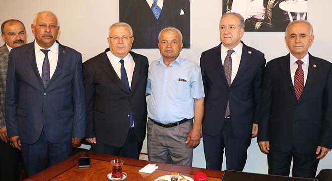 Bağımsız belediye başkanı MHP ye katıldı