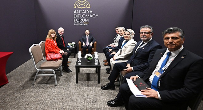 Bakan Kacır'dan Antalya'da diplomasi trafiği