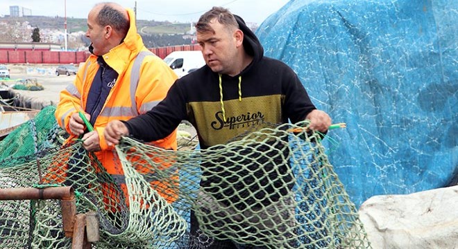 Balıkçılar,  deniz salyası  yüzünden sezonu erken kapattı