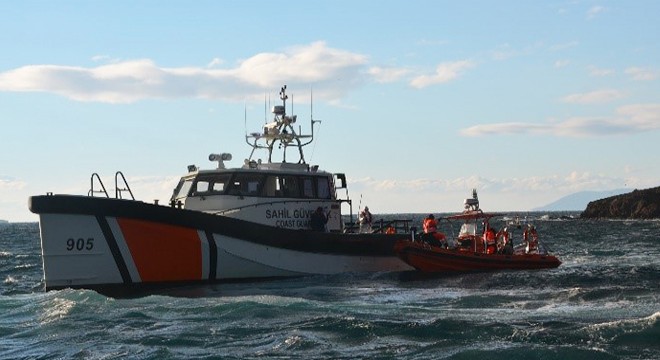 Balıkesir’de 33 kaçak göçmen kurtarıldı