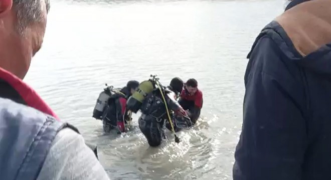 Baraj gölünde alabora olan teknedeki kayıp kişinin cesedi bulundu