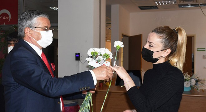 Başkan Topaloğlu, sağlık çalışanlarının bayramını kutladı