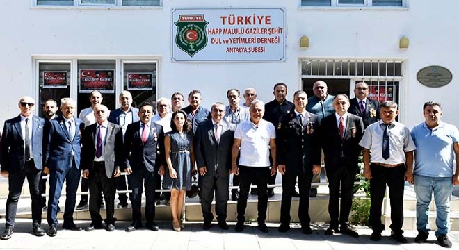 Başkan Uysal, Antalya da Gaziler Günü nü kutladı