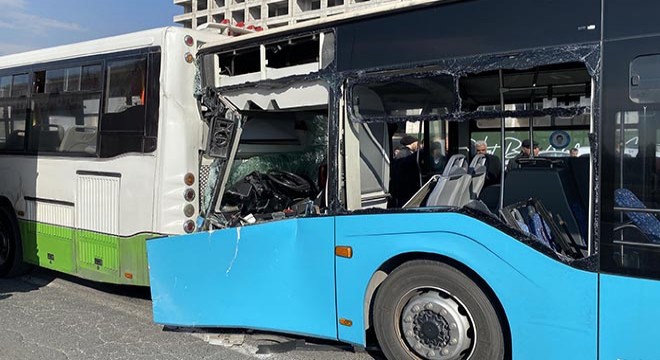 Belediye otobüsü, özel halk otobüsüne çarptı: 30 yaralı