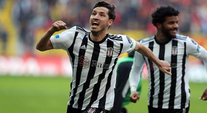 Beşiktaş, Salih Uçan ile sözleşme imzalamak istiyor