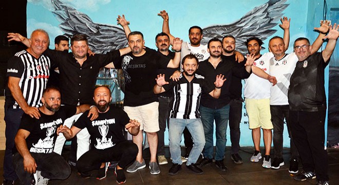 Beşiktaşlılar şampiyonluk kutlamasında buluştu