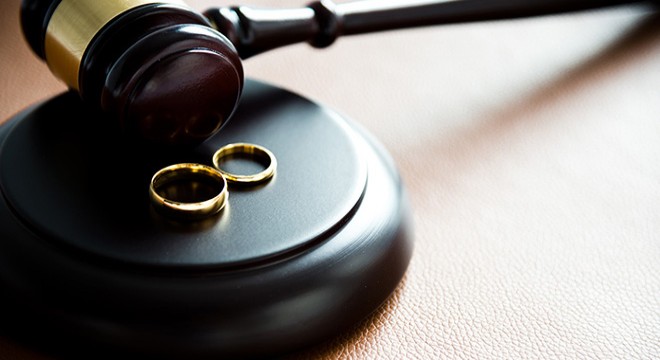 Boşanma davası açan eşe  nafaka  oyunu