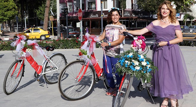 Burdur da Süslü Kadınlar Bisiklet Turu