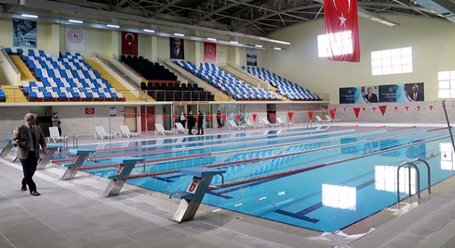 Burdur da yarı olimpik yüzme havuzu hizmete girdi