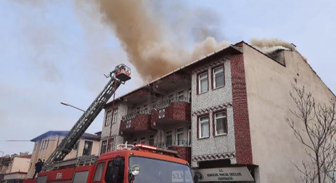 Bursa da 4 katlı apartmanda yangın