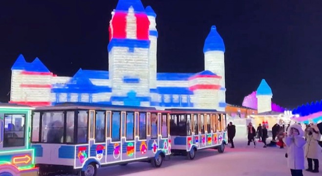Buzun sanata dönüştüğü Harbin Festivali ne yoğun ilgi