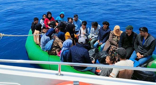 Çanakkale de 31 kaçak göçmen kurtarıldı