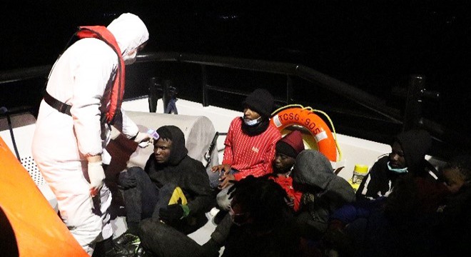 Çanakkale de 51 kaçak göçmen kurtarıldı