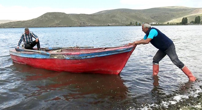 Çıldır Gölü nde balıkçılar  Vira bismillah  dedi