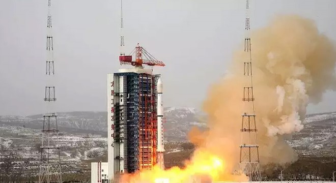 Çin den uzay hamlesi: Tek seferde 14 uydu