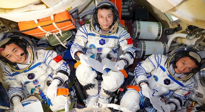 Çinli taykonotlar uzay görevini tamamlayarak dünyaya döndü