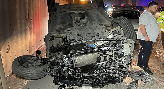 Ciple otomobil çarpıştı: 9 yaralı