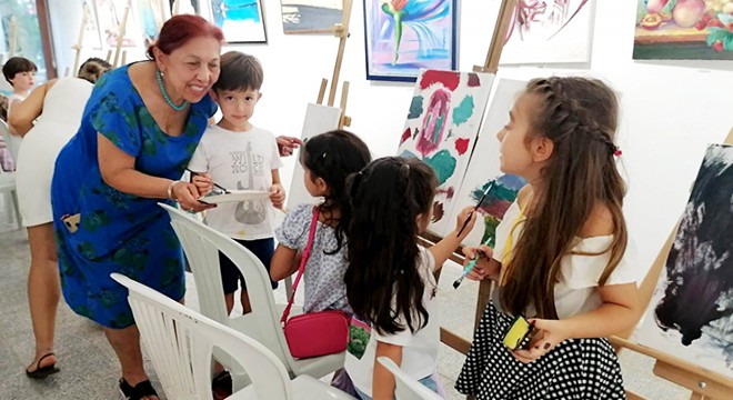 Çocuklar AB projesi için Antalya da çevreyi resmetti