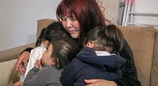 Çocuklarıyla sokağa atılan Kırgız kadının yardım çığlığı