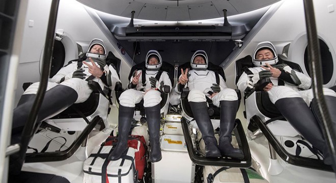 Crew-2 astronotları, 199 günlük görevden sonra Dünya’ya geri döndü