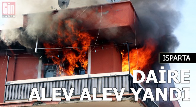 Daire alev alev yandı, binadakileri polis tahliye etti