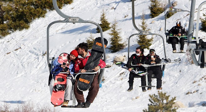 Davraz Kayak Merkezi ne 200 bin ziyaretçi