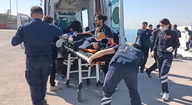 Denize düşen sağlık çalışanı ağır yaralandı