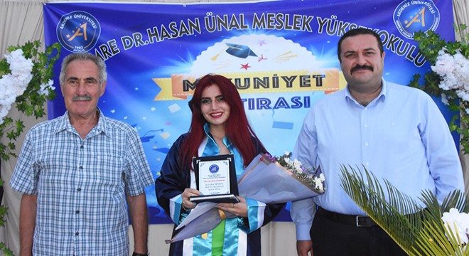 Dr. Hasan Ünal Meslek Yüksek Okulu'nda mezuniyet heyecanı