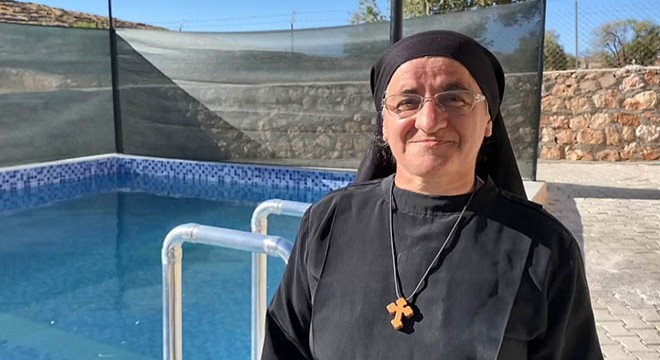 Dünyaca tanınan Süryani rahibe, 36 yıl sonra köyüne döndü