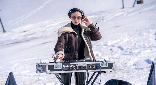 Dünyaca ünlü Ukraynalı DJ Katy Rise, klip için Saklıkent i seçti