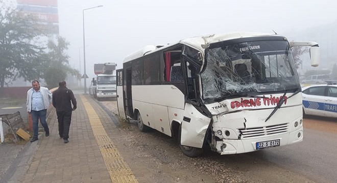 Edirne de servis midibüsü kazası: 20 yaralı