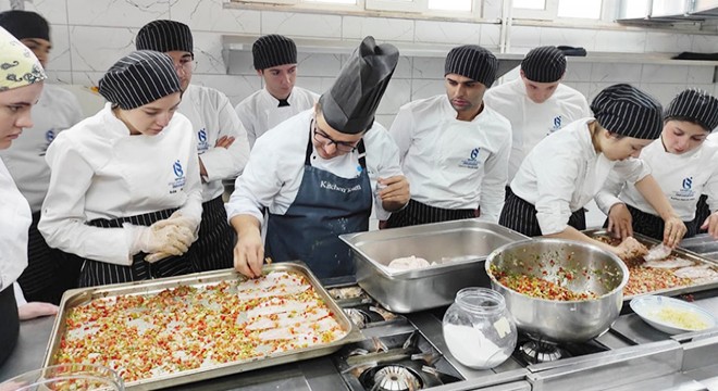 Eğirdir MYO öğrencilerine usta aşçılardan ders