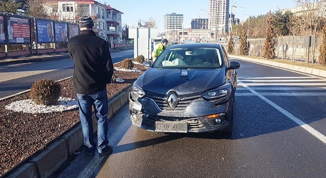 Elazığ da 18 aracın karıştığı  buzlanma  kazası: 1 yaralı