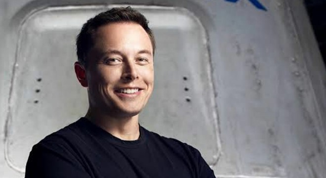 Elon Musk, Tesla Roadster modelini ‘uçurmayı’ planladığını duyurdu
