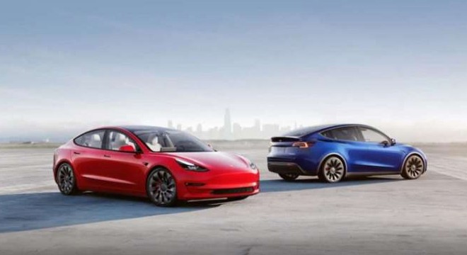 Elon Musk'tan Türkiye'ye müjde: Tesla'da indirim zamanı