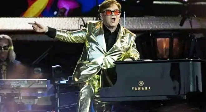 Elton John İngiltere’de son konserini verdi: