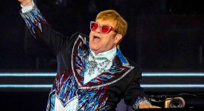 Elton John’un eşyaları açık artırmada satışa çıkıyor