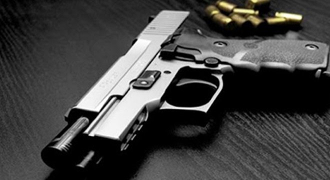 Emekli polis, yeğenini tabancayla öldürdü