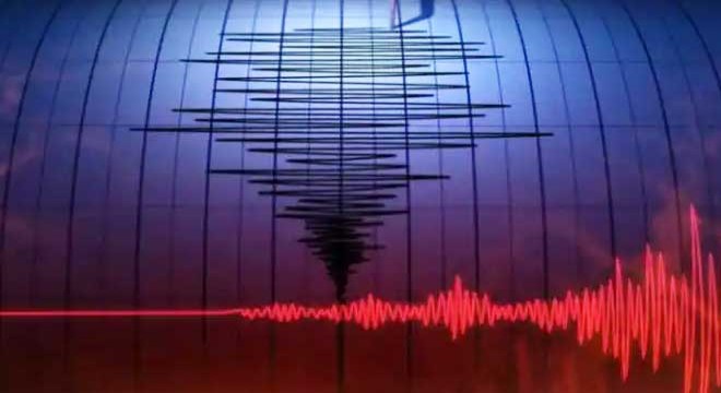 Endonezya da 7,1 büyüklüğünde deprem