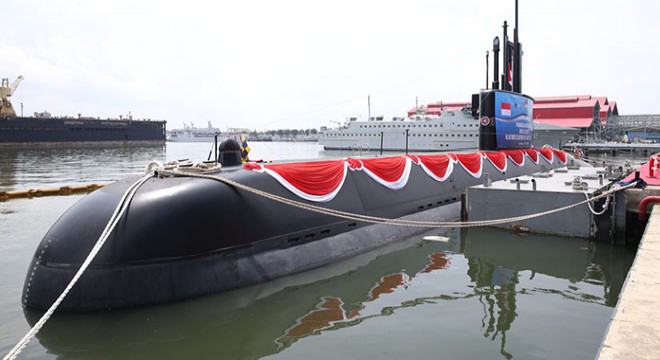 Endonezya’da denizaltı kurtarma çalışmaları sürüyor