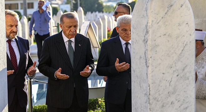 Erdoğan: Hiçbir kardeşimizi boynu bükük bırakmadık