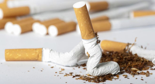Evde kaçak sigara üretimine 4 gözaltı