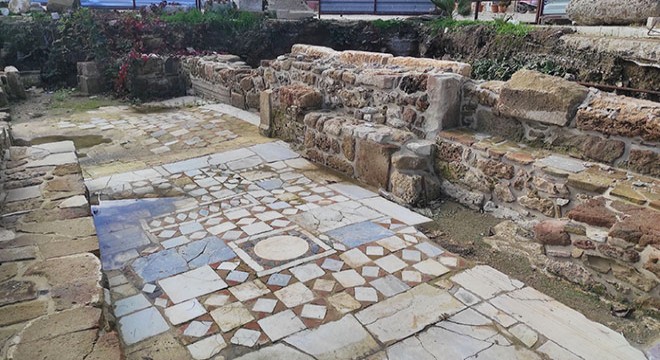 Evin altında 7 nci yüzyıla ait sinagog bulundu