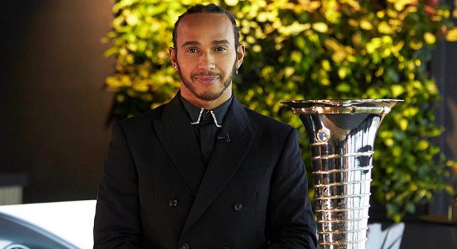 F1 Şampiyonu Lewis Hamilton’a ‘şövalye’ unvanı verildi
