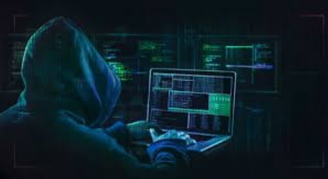 Fatih Altaylı yı dolandırmaya çalışan hacker yakalandı